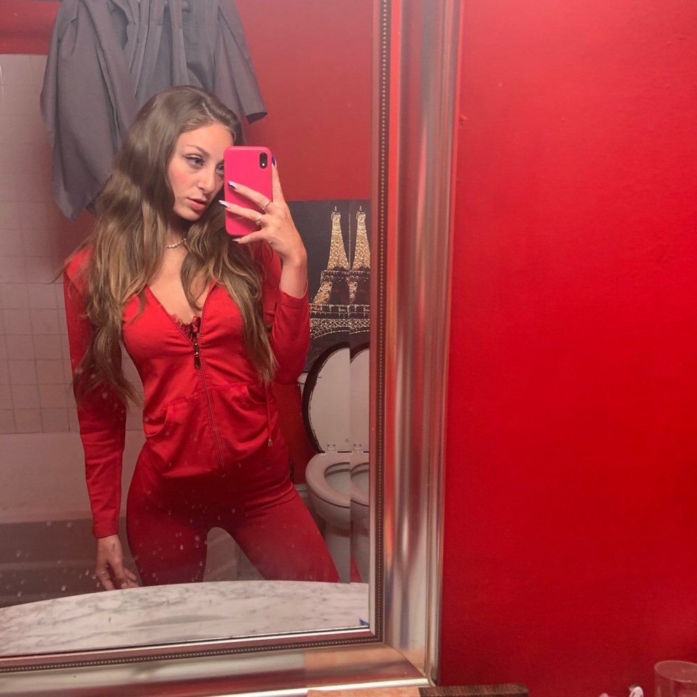 Sexy Lil Red Fit